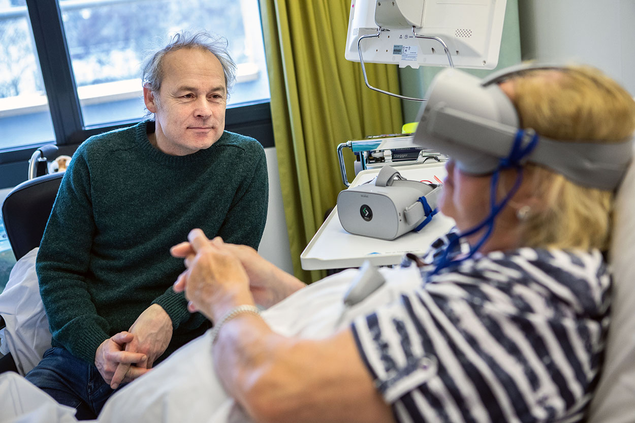Kerstshow Marcel Hensema in Virtual Reality voor opgenomen patiënten